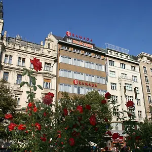 ramada-city-centre.praguehotelsweb.com/